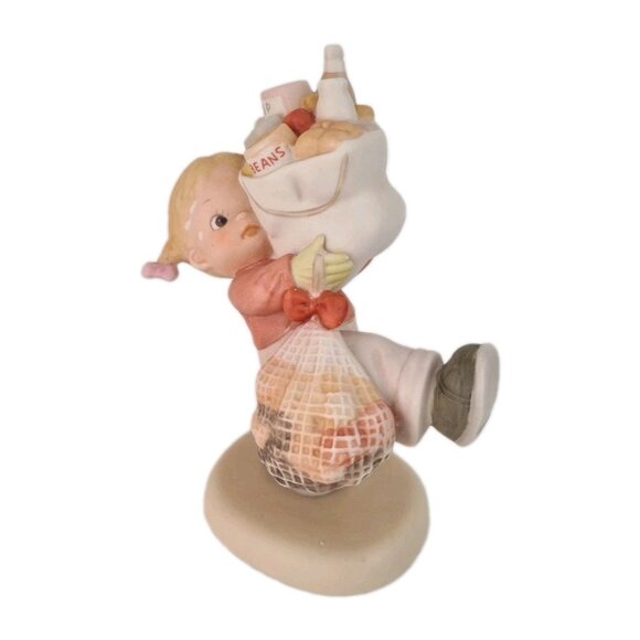Memories Of Yesterday 522406 Must Feed Them Over Christmas Porcelain Figurine - Picture 1 of 6
